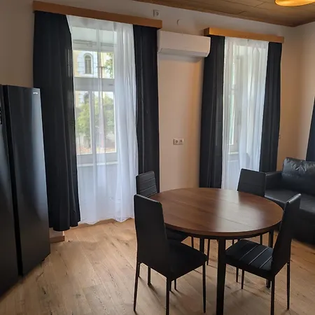 Apartment Flataid Apartmenthaus